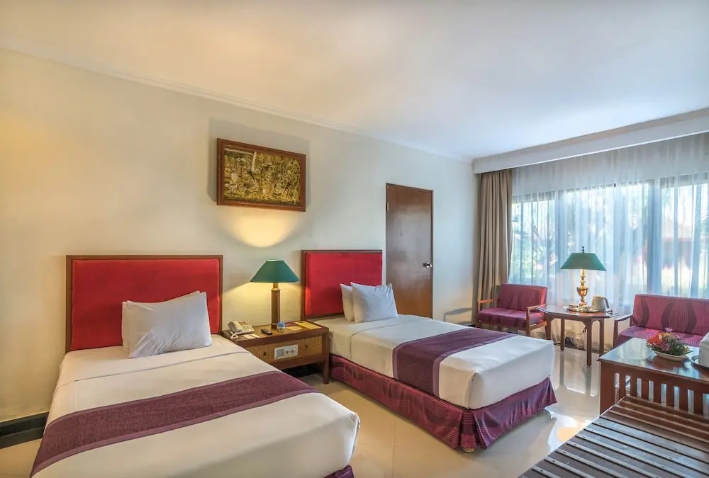 هتل اینا گراند دنپاسار